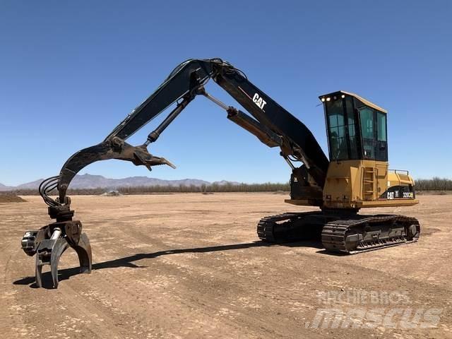 CAT 320C Nakladalci za les