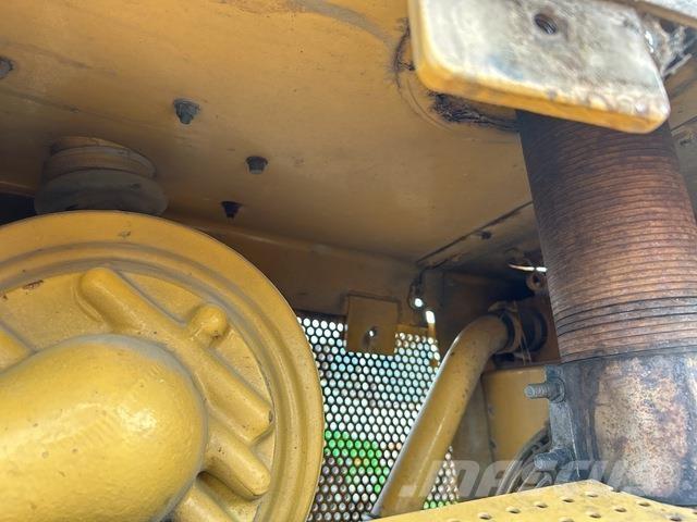 CAT 527 Buldožerji goseničarji