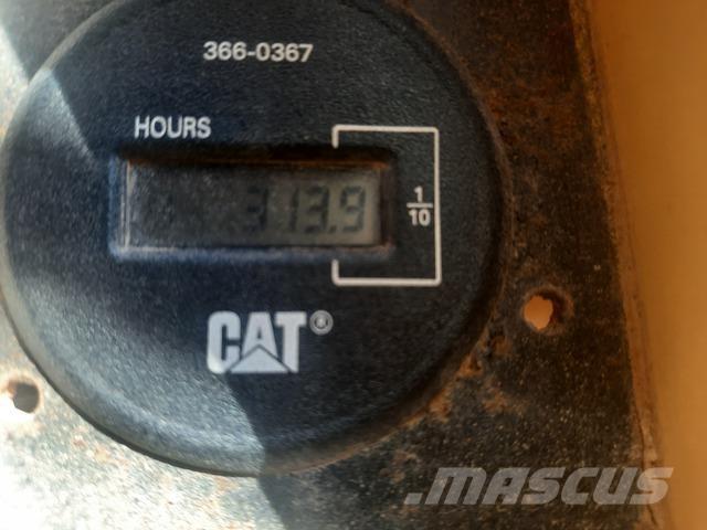 CAT 572G Buldožerji za polaganje cevi