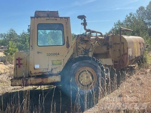 CAT 613B Tovornjaki za vodo