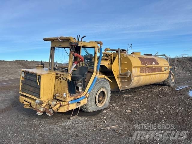 CAT 613B Tovornjaki za vodo