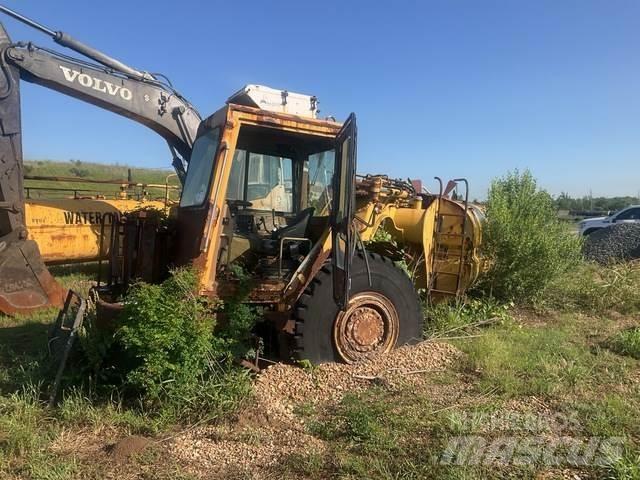 CAT 613C Tovornjaki za vodo