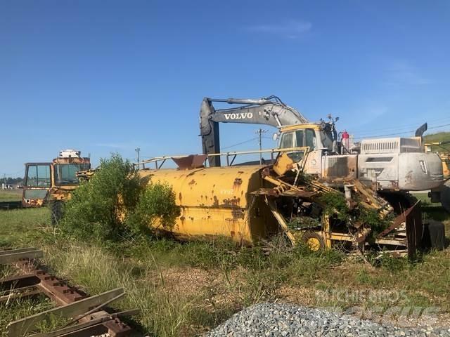 CAT 613C Tovornjaki za vodo