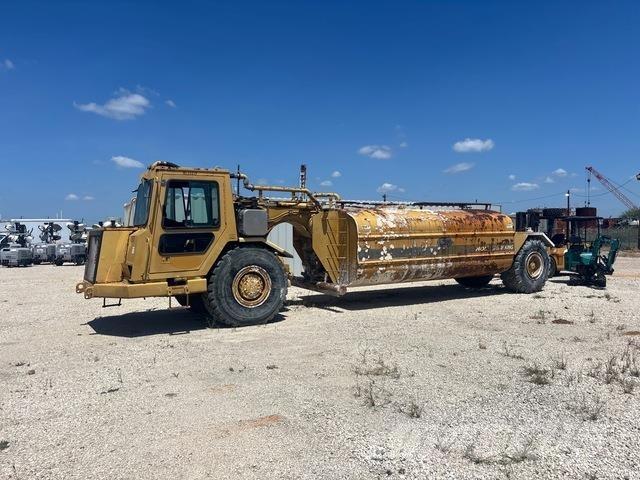 CAT 613C Tovornjaki za vodo