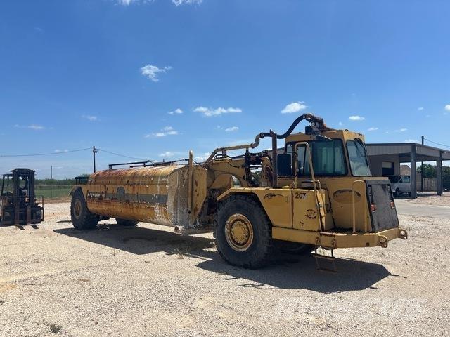 CAT 613C Tovornjaki za vodo