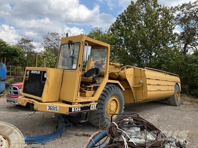 CAT 613C Tovornjaki za vodo