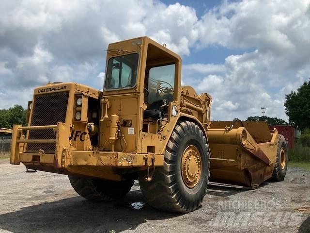 CAT 621B Strgalci