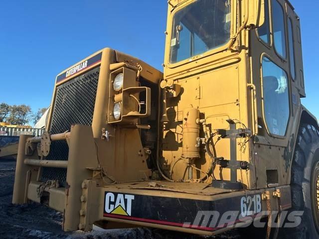 CAT 621B Strgalci