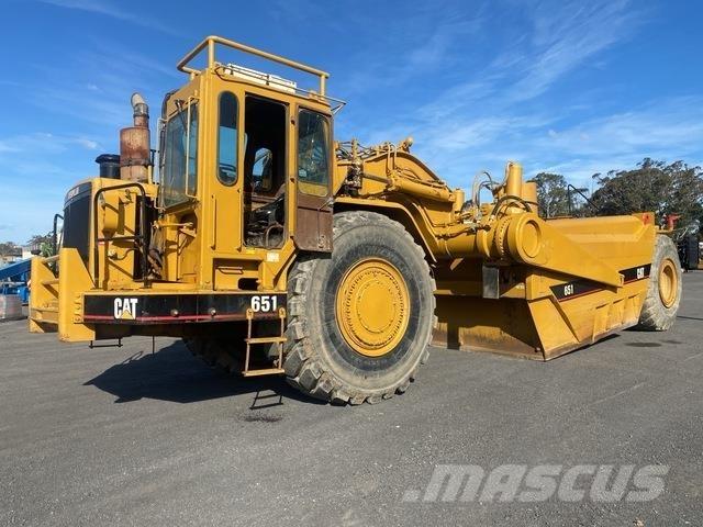 CAT 651 Tovornjaki za vodo