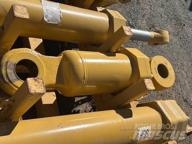 CAT 657E Druge komponente