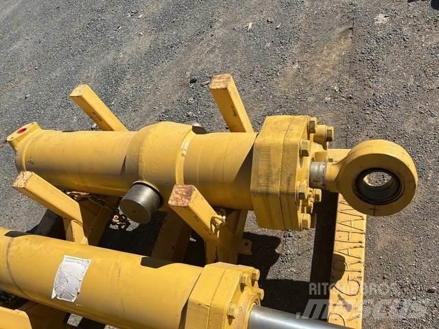 CAT 657E Druge komponente