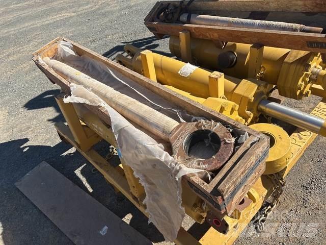 CAT 657E Druge komponente