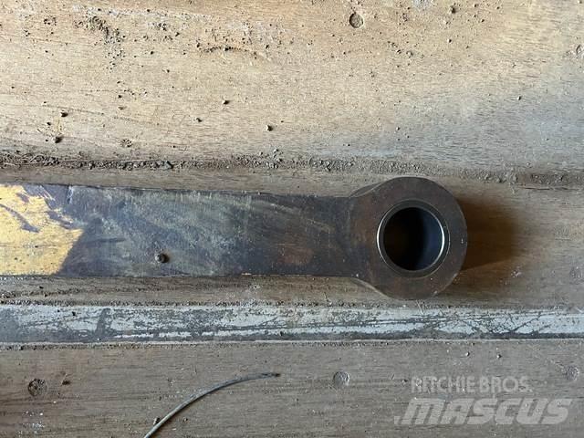 CAT 657E Druge komponente