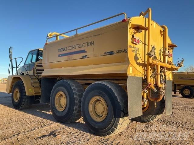 CAT 735 Tovornjaki za vodo