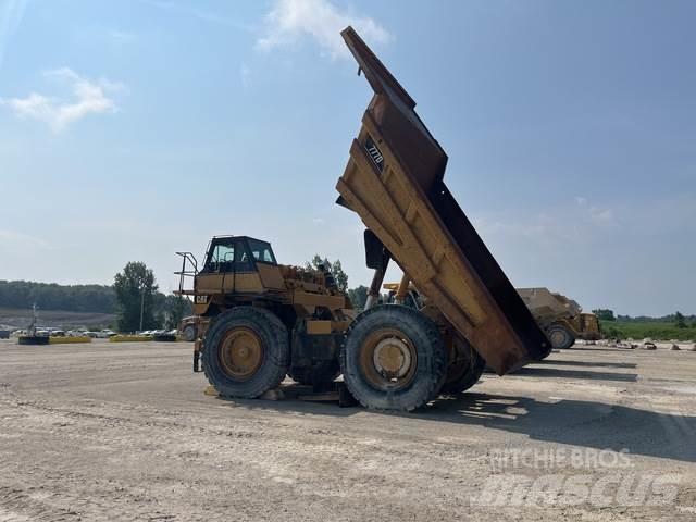 CAT 777D Zglobni demperji