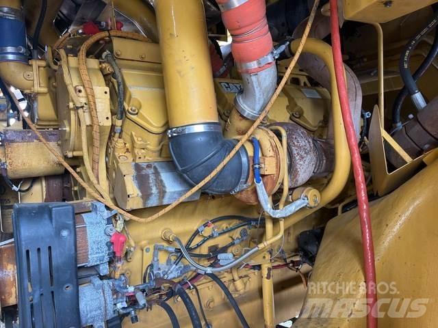 CAT 777F Zglobni demperji