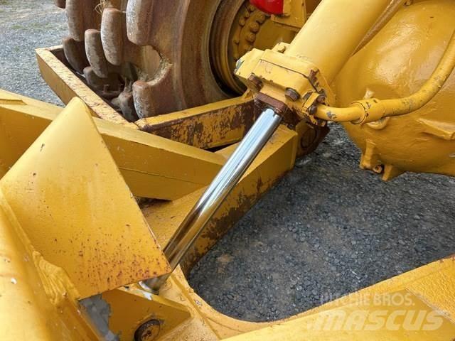 CAT 825B Drugo