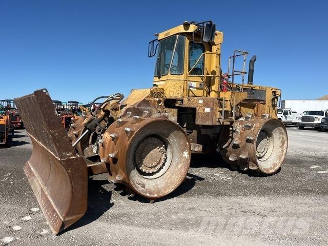 CAT 826 C Kompaktorji tal