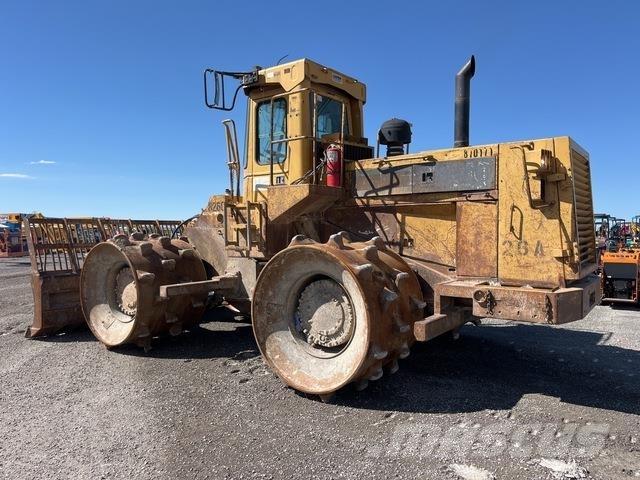 CAT 826 C Kompaktorji tal