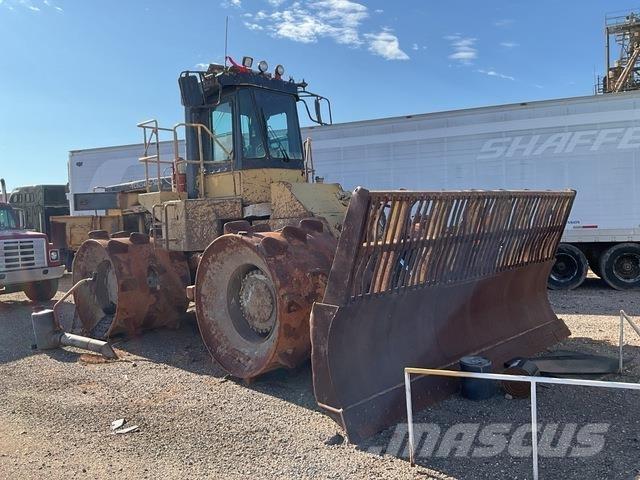 CAT 826C Kompaktorji tal