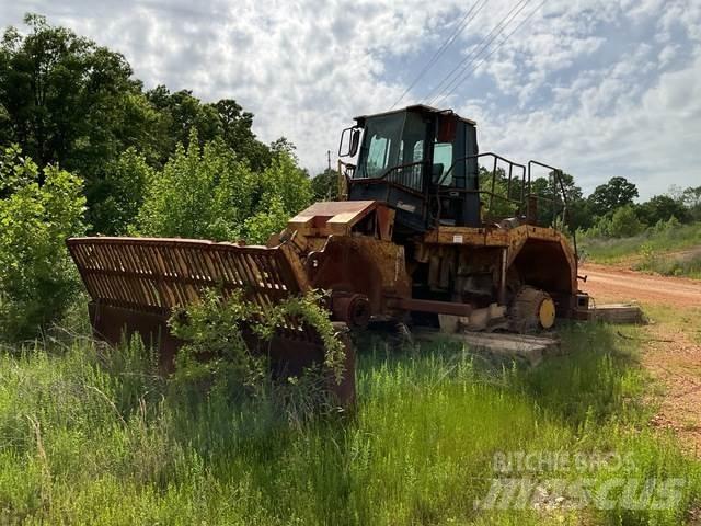 CAT 826G Kompaktorji tal