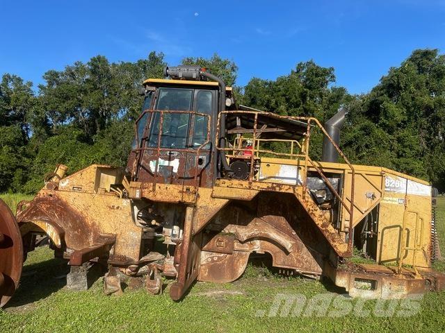 CAT 826G Kompaktorji tal