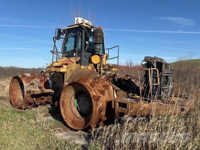 CAT 826G Kompaktorji tal