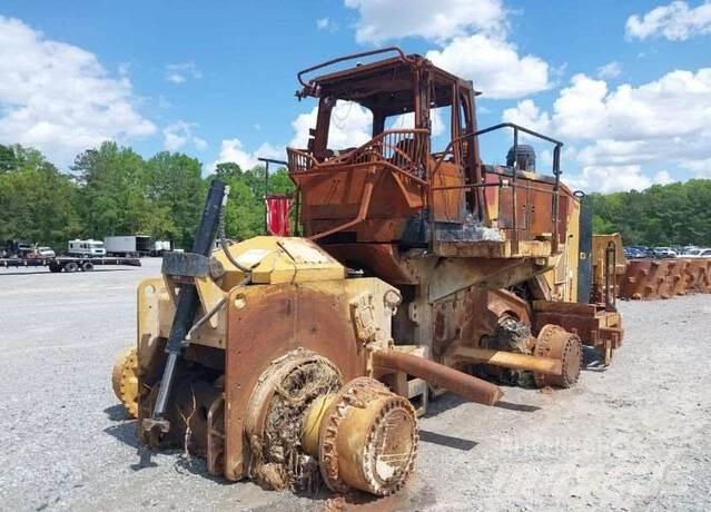 CAT 826K Kompaktorji tal