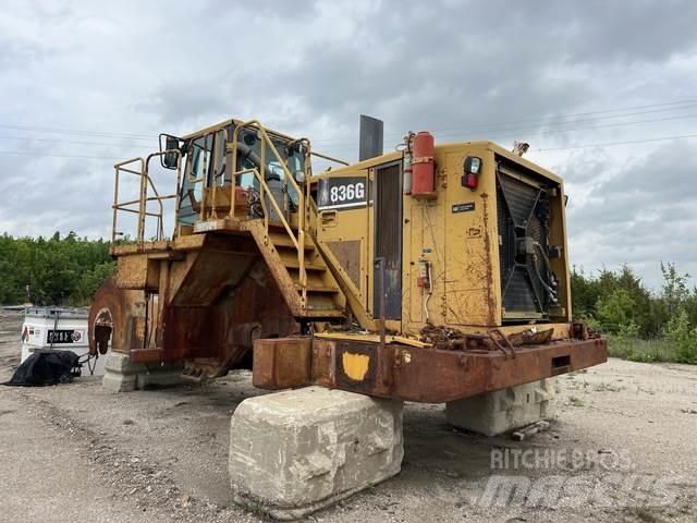 CAT 836G Kompaktorji tal