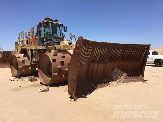 CAT 836G Kompaktorji tal
