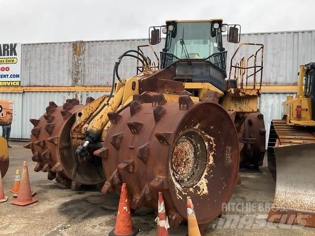 CAT 836G Kompaktorji tal