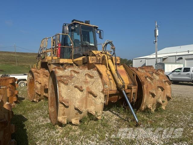 CAT 836G Kompaktorji tal