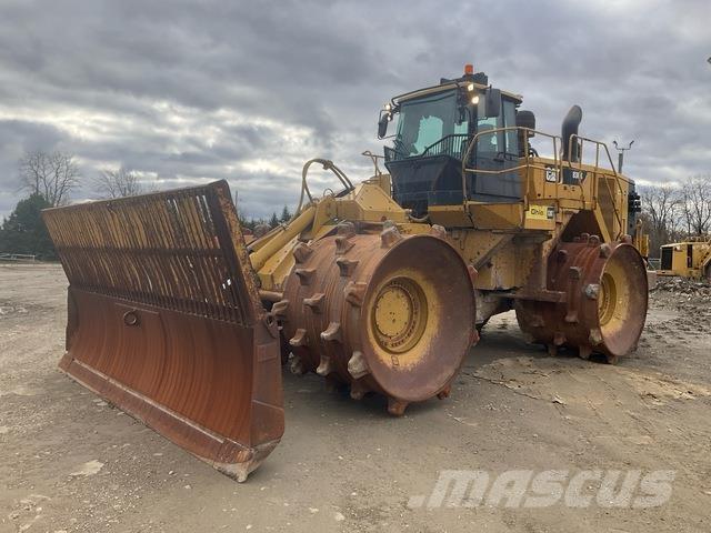 CAT 836K Kompaktorji tal