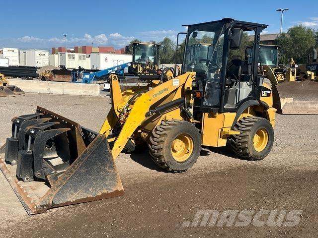 CAT 903C2 Kolesni nakladalci
