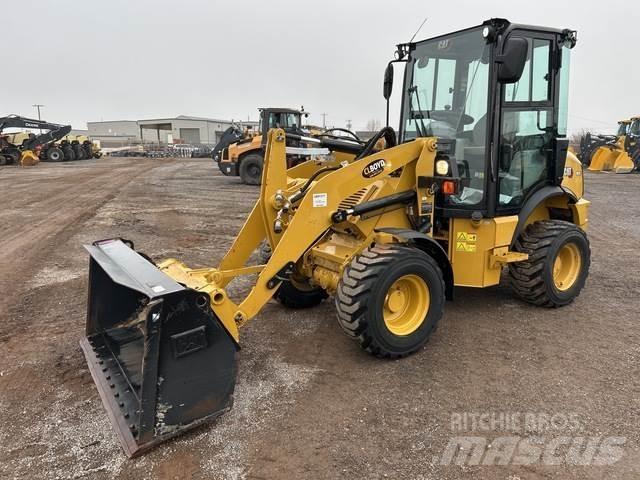 CAT 903D Kolesni nakladalci