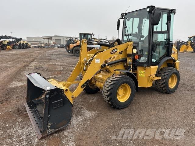 CAT 903D Kolesni nakladalci