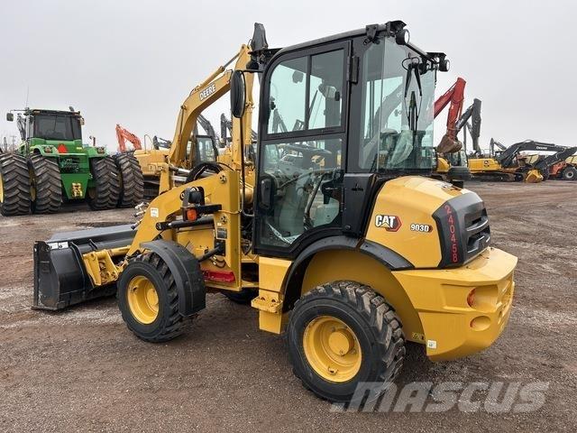 CAT 903D Kolesni nakladalci