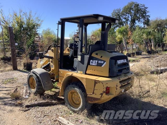 CAT 904B Kolesni nakladalci