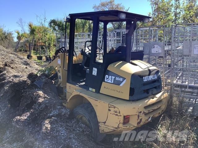 CAT 904B Kolesni nakladalci