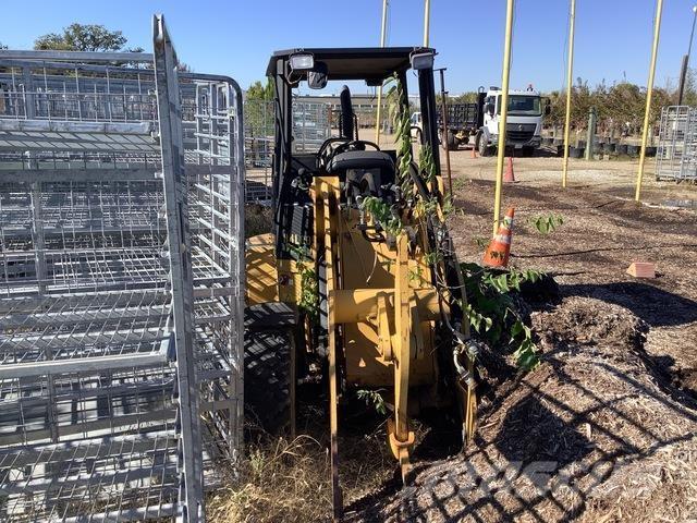 CAT 904B Kolesni nakladalci