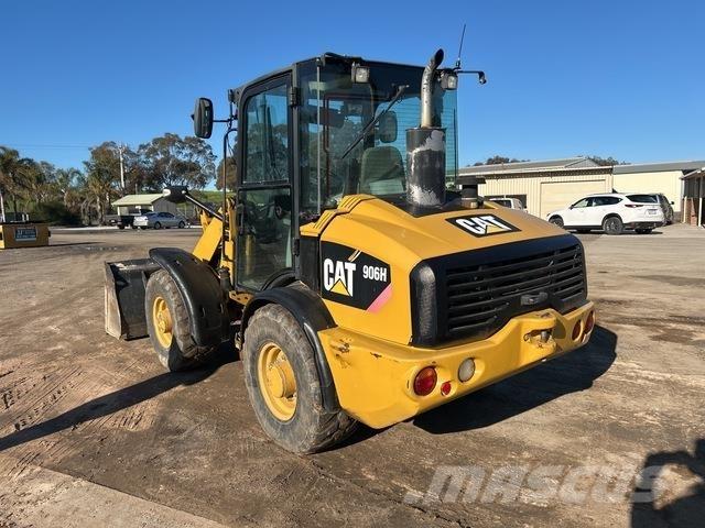 CAT 906H Kolesni nakladalci
