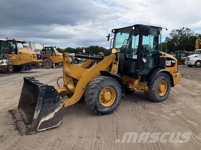 CAT 906M Kolesni nakladalci