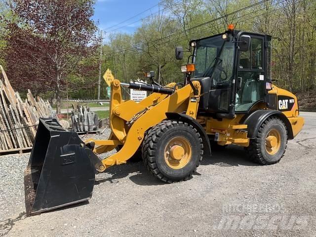 CAT 907H Kolesni nakladalci