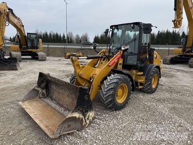 CAT 908 Kolesni nakladalci