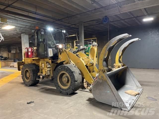 CAT 920 Kolesni nakladalci
