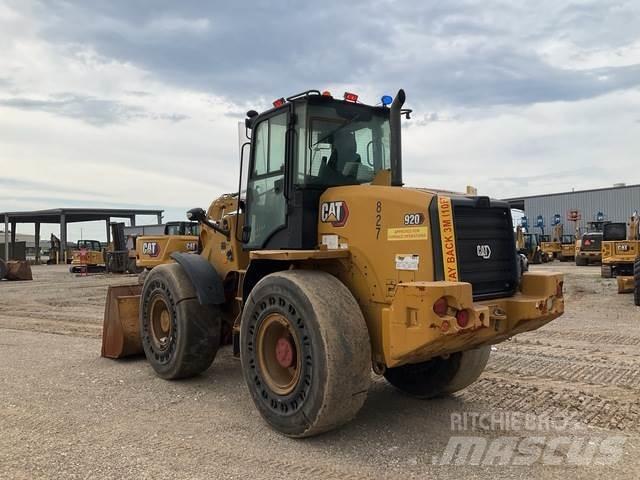 CAT 920 Kolesni nakladalci