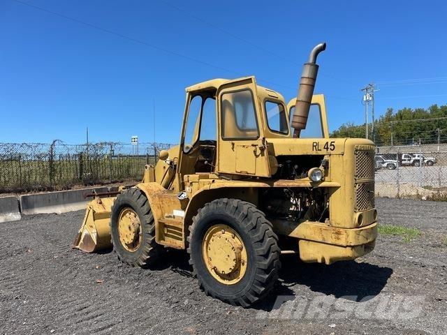 CAT 922 Kolesni nakladalci