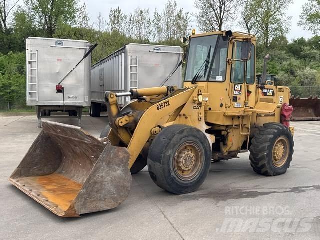 CAT 926 Kolesni nakladalci