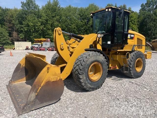 CAT 926M Kolesni nakladalci
