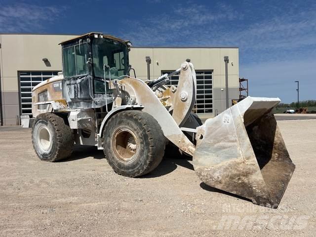 CAT 926M Kolesni nakladalci